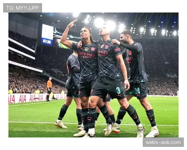 门框阻挡胜利，里昂主场两次中柱憾负巴黎