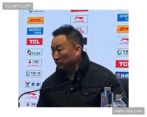 刘维伟指导透露,球队每日训练后会组织球员集体研究对手的攻防习惯剪辑。 刘维伟指导透露,球队每日训练后会组织球员集体研究对手的攻防习惯剪辑。