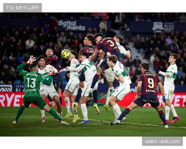 弗赖堡2-1沃尔夫斯堡，定位球战术两度攻破对手球门